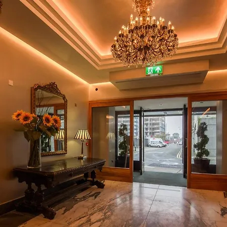 The Victoria Hotel