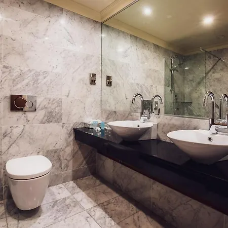 The Victoria فندق