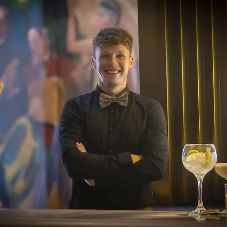 The Victoria فندق