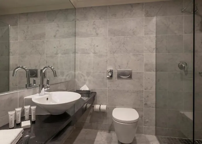 The Victoria 3* Galway