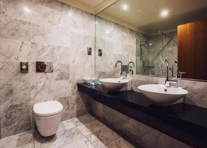 The Victoria Отель